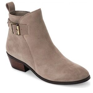 Blondo Saddie Waterproof Bootie sz 7